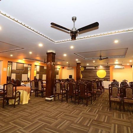 Hotel Little Palace Dibrugarh Esterno foto