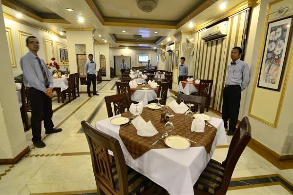 Hotel Little Palace Dibrugarh Esterno foto