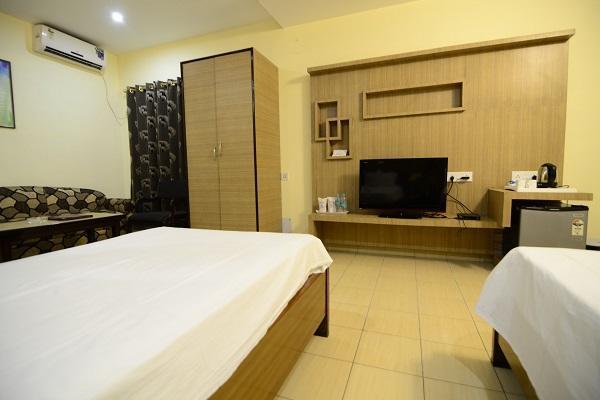 Hotel Little Palace Dibrugarh Esterno foto