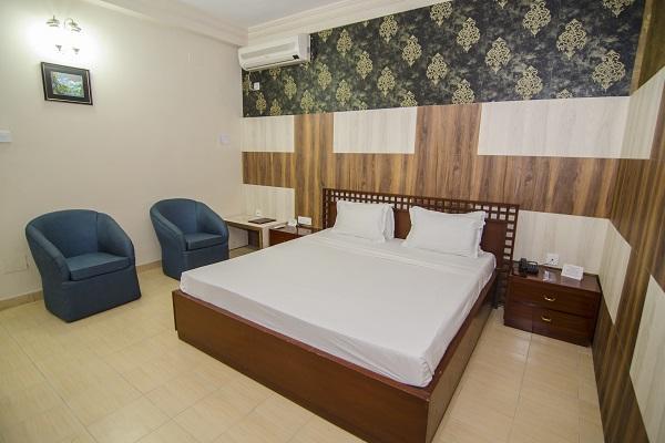 Hotel Little Palace Dibrugarh Esterno foto