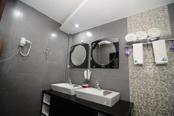 Hotel Little Palace Dibrugarh Esterno foto