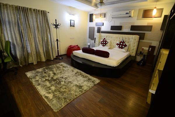 Hotel Little Palace Dibrugarh Esterno foto