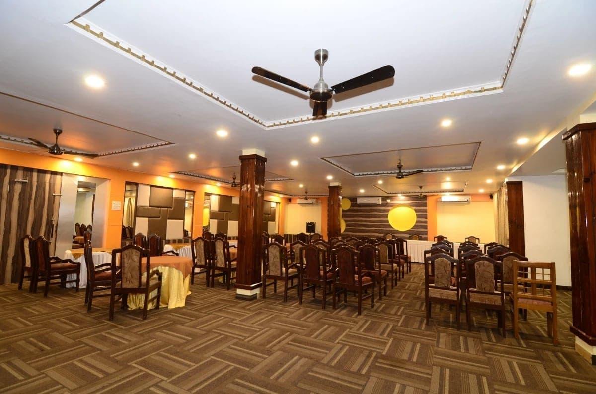 Hotel Little Palace Dibrugarh Esterno foto
