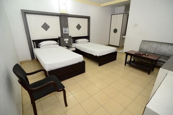 Hotel Little Palace Dibrugarh Esterno foto