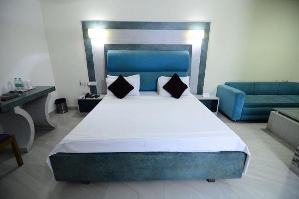 Hotel Little Palace Dibrugarh Esterno foto